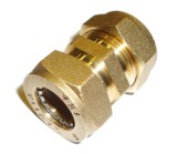 Муфта для гофрированной трубы Lavita С/P 32*32 &mdash;  Резьбовые фитинги для водопроводных и газопроводных стальных труб изготовляют с цилиндрической резьбой.Фитинги для гофрированной нержавеющей трубы Lavita имеют то же назначение, что и фитинги для металлических. Для их стыковки с трубами используется цанговое соединение. Также они бывают переходными с цангового на резьбовое соединение, для стыковки гофрированных труб и труб металлических, пластиковых труб.